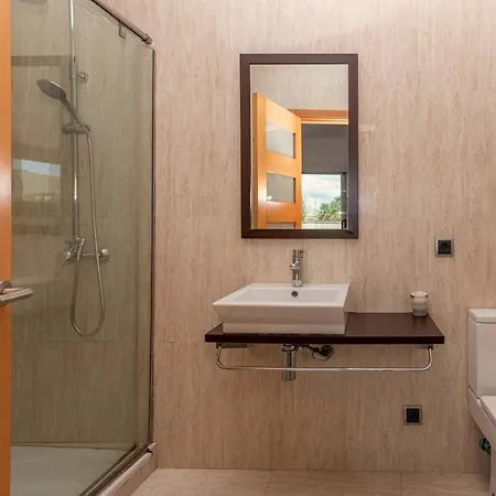 Embat By Sealand Польєнса